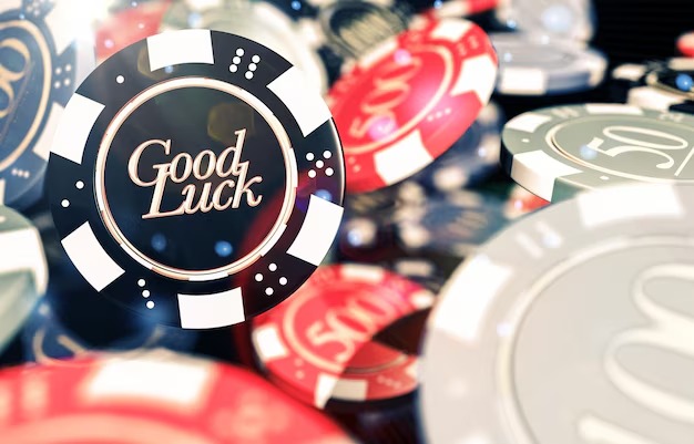 Mobile app interface for Three Card Poker on fun77bet login